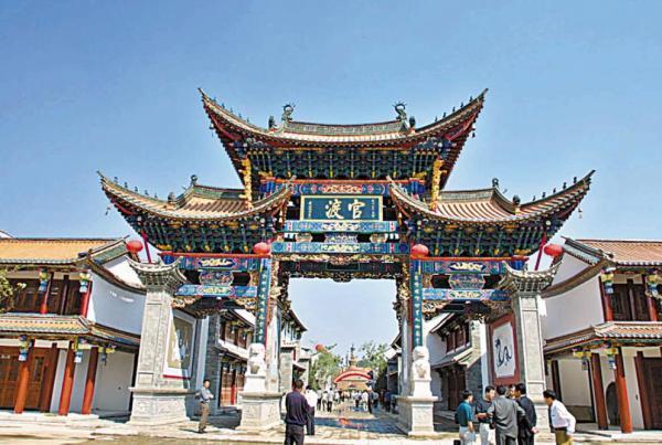 图片报:桑乔的车挡风玻璃违规贴膜,因车在英格兰注册而免于被罚